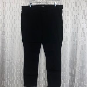 NWOT Black skinny pull on pants